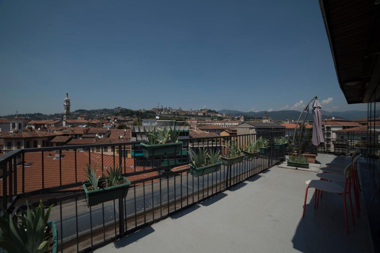 Hotel Alex E Angie Bergamo Esterno foto View of the city from the hotel
