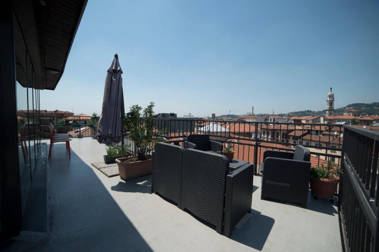Hotel Alex E Angie Bergamo Esterno foto The rooftop terrace