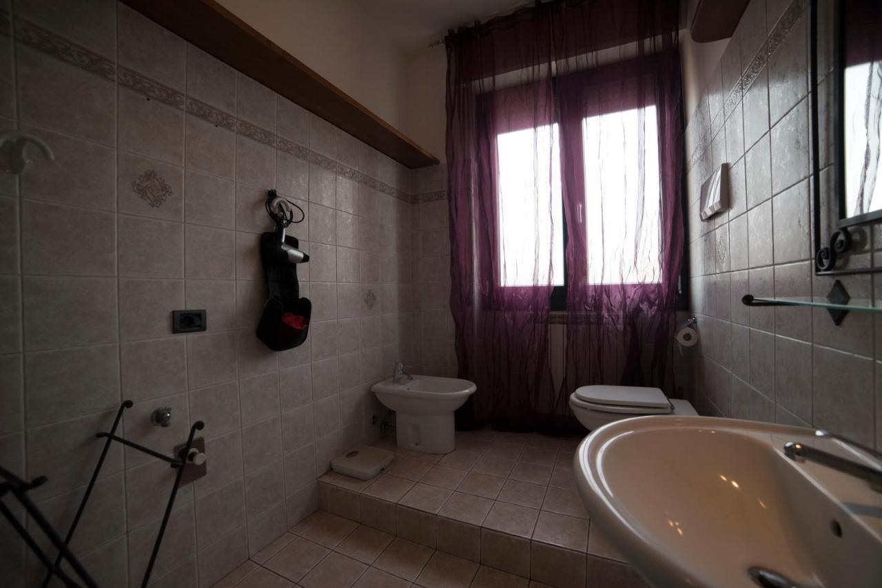 Hotel Alex E Angie Bergamo Esterno foto Bathroom
